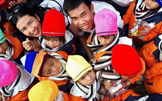 Thương lũ trẻ co ro trong "lớp học chuồng heo", chàng kĩ sư điện ở Đà Nẵng suốt 6 năm miệt mài kêu gọi xây 7 ngôi trường vùng cao