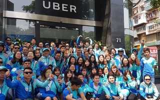 Hà Nội: Hàng trăm tài xế tập trung chụp ảnh, diễu hành, ngậm ngùi chia tay Uber