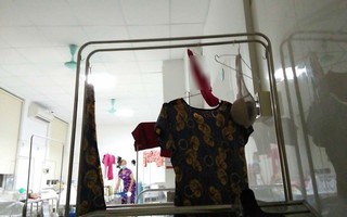 Cô gái bức xúc vì đầu giường bệnh viện mình nằm bị biến thành nơi phơi đồ lót, nhắc nhở thì bị mắng ngược