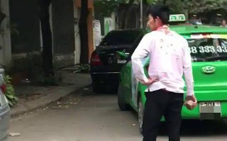 Hà Nội: Tài xế taxi bị đánh vỡ đầu khi nhắc nhở người đàn ông đỗ xe chắn lối đi