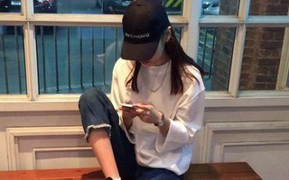 Có em gái và chồng đều nghiện smartphone, cô gái trẻ lên mạng hỏi "sao cứ phải cắm đầu vào cái màn hình như thế?"
