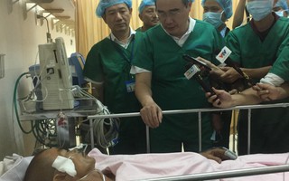 Bí thư Nguyễn Thiện Nhân đến thăm hiệp sĩ Hoàng, đề nghị hỗ trợ trang bị áo giáp cho các hiệp sĩ