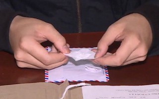 Công an giám định chất bột màu trắng 'Hội Thánh Đức Chúa Trời Mẹ' pha uống hàng ngày