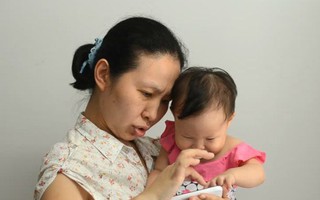 Thứ phổ biến bố mẹ vẫn cho con dùng hàng ngày, hàng giờ được chuyên gia cảnh báo "chẳng khác nào chất gây nghiện"