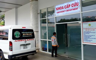 Chạy chơi rồi ngã đầu vào dây cột rèm cửa, bé trai 5 tuổi bị siết cổ ngưng tim ngưng thở
