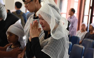 Đám tang đẫm nước mắt tiễn đưa thi hài lái tàu vụ tai nạn lật tàu ở Thanh Hóa về nơi an nghỉ cuối cùng