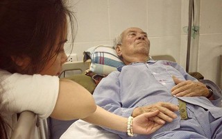 Tâm sự 'chỉ mỗi người già cô đơn' khiến dân mạng bất giác nhấc vội điện thoại gọi cho người thân