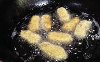Cô gái nói làm món sữa chiên đãi cả nhà, ai cũng trố mắt ngạc nhiên đến khi ăn thử lại khen ngon hết lời