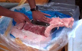 Hà Nội: Bắt giữ 10 tấn nầm lợn bốc mùi hôi thối đang trên đường đi tiêu thụ