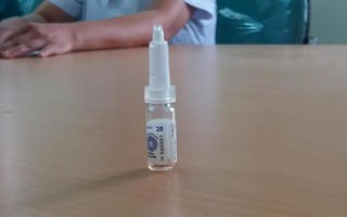 Nữ y tá "lỡ tay" cho uống cả lọ thuốc vắc xin bại liệt, bé 3 tháng nhập viện