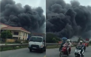Hải Phòng: Cháy lớn thiêu rụi hàng nghìn mét vuông nhà xưởng, cột khói đen bốc cao hàng trăm mét