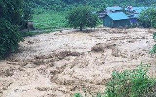 Lũ lớn chia cắt các tỉnh Tây Bắc: Nhiều người chết và mất tích, giao thông tê liệt