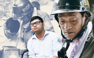 Chuyện người cha già bên chiếc xe lăn chờ con trai thi THPT Quốc Gia: "Em nợ bố nhiều lắm"