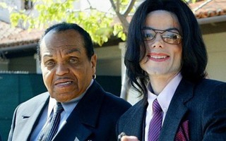 Cha ruột "ông hoàng nhạc pop" Michael Jackson qua đời vì ung thư