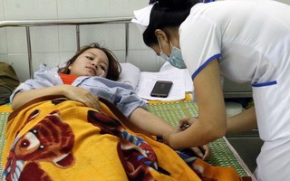 Mẹ của nữ giáo viên bị phụ huynh xông vào trường đánh thủng màng nhĩ: "Chỉ còn 20 ngày nữa là con tôi đám cưới..."