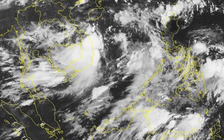 Áp thấp mạnh lên thành bão đang chạy dọc biển miền Trung