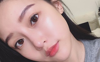 Con gái Hàn da đẹp mịn mướt là nhờ đắp thêm 2 miếng bông tẩy trang trước khi đánh kem nền hoặc cushion