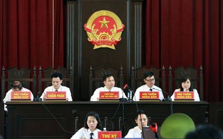 Vụ sự cố chạy thận tại BVĐK Hòa Bình: Tòa tiếp tục trả hồ sơ điều tra bổ sung