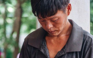 Xót xa cảnh người chồng mất cả vợ và con trong mưa lũ Hà Giang: "Thằng Cồ về chỉ khóc thôi, không nói chuyện được"