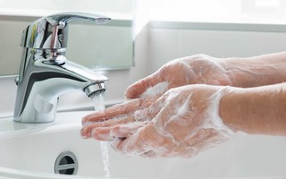 Muốn tránh mắc bệnh tả trong những ngày hè sáng mưa chiều nắng, không được bỏ qua những lưu ý này!