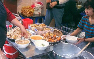 Bán món bình dân, nhưng giá cả của 5 quán ăn Hà Nội này sẽ khiến nhiều người bất ngờ khi lần đầu ghé đến