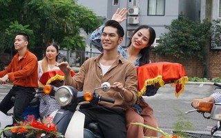 Quay ngược thời gian về thời bao cấp, trải nghiệm đám cưới giản dị mà siêu tình giữa phố Hà Nội