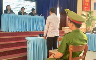 Phiên tòa giả định vụ bé gái 10 tuổi bị người tình của mẹ chở đi chơi rồi xâm hại tình dục tại quán karaoke