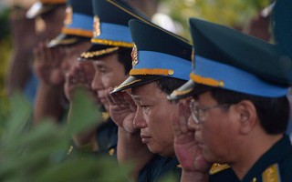 Xúc động lễ viếng 2 phi công hi sinh trong vụ rơi máy bay Su-22 tại Nghệ An