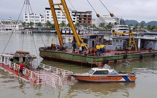 Quảng Ninh: Chìm tàu du lịch tại cảng tàu quốc tế Tuần Châu