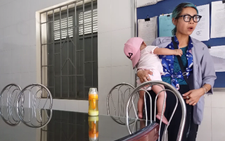 Trung tâm bảo trợ xã hội Hà Nội đang làm thủ tục với phía cơ quan chức năng tỉnh Hải Dương để bàn giao mẹ con Bella về quê