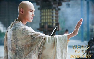 Fan khóc thét khi thấy "thái tử" Nguyễn Kinh Thiên cạo đầu làm thầy tu 