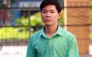 Vì sao bác sĩ Hoàng Công Lương có hai lệnh cấm đi khỏi nơi cư trú?