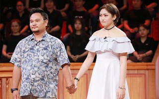 Trước mặt vợ, diễn viên Vinh Râu bất ngờ bị bạn diễn "tố" có hành động tán tỉnh bất chấp
