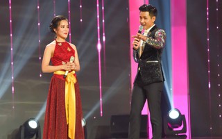 Nguyên Khang gây cười không ngớt khi trổ tài dịch tiếng Nùng trên sóng truyền hình 