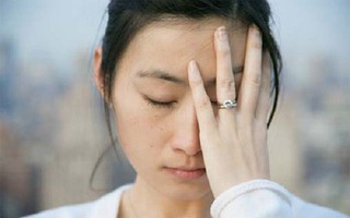 Cuộc điện thoại lúc nửa đêm khiến vợ giật mình thảng thốt phát hiện sự thật động trời về ông chồng "soái"
