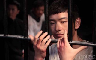 Scandal trốn thuế của Phạm Băng Băng vẫn đang ầm ĩ thì Huỳnh Hiểu Minh lại bị nghi gian lận chứng khoán