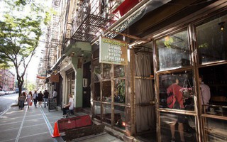 Giữa lòng thành phố New York hiện đại có những quán ăn đã ghi dấu ấn cho ẩm thực Việt
