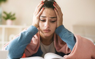 Nếu thấy đau đầu dữ dội ngay sau khi ăn thì hãy coi chừng vì đây có thể là dấu hiệu cho thấy những vấn đề sức khỏe nghiêm trọng