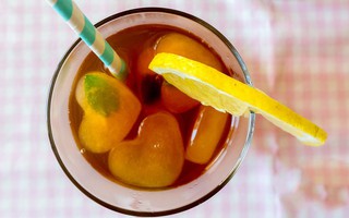 Ai cũng ngỡ ngàng hoài nghi khi thấy tôi pha trà chanh kiểu này nhưng uống rồi thì mê liền