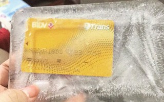 Học ngay bí kíp tiết kiệm tiền của cô gái làm ra 1 tiêu 100: Tự đóng băng thẻ ATM theo đúng nghĩa đen