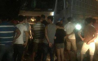 Xe tải lao vào đám đông đang giúp người bị tai nạn, 6 người thương vong