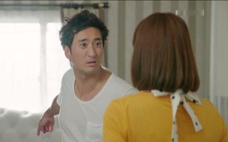 Thua cá độ bóng, bị vợ đuổi khỏi nhà, chồng đi một tuần cầm về số tiền gấp đôi, vợ chết đứng khi biết nguồn gốc thật sự