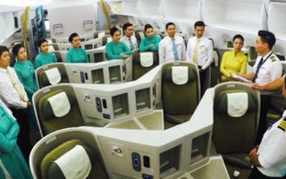 Cục Hàng không VN lên tiếng vụ hàng chục phi công Vietnam Airlines xin nghỉ việc và đòi khởi kiện