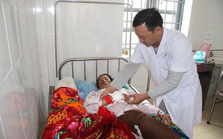 Vụ sạt lở kinh hoàng ở Vàng Ma Chải: Người phụ nữ duy nhất thoát nạn gào khóc gọi chồng, con