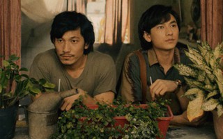 Hé lộ trailer "Song Lang" với mối tình "đam mỹ" đầy hấp dẫn giữa Isaac và bạn diễn