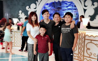 Hiếm hoi lắm, Bằng Kiều mới cùng vợ cũ đưa ba con trai đi du lịch để vun đắp tình cảm