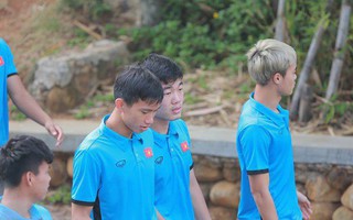 Đình Trọng băng bó chân, Olympic Việt Nam đi bộ nhẹ nhàng trước trận gặp Olympic UAE