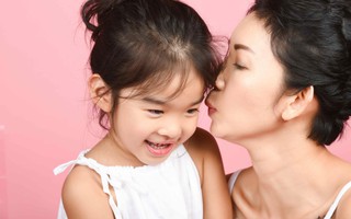 Làm mẹ đơn thân ở tuổi 40, Xuân Lan khoe hạnh phúc bên con gái cưng