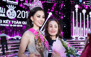 Mẹ Tân Hoa hậu Việt Nam và câu trả lời nhầm lẫn đáng yêu khi con đăng quang
