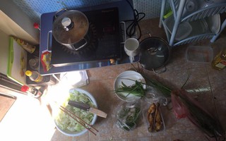 Than thở phải dậy sớm nấu cơm cho vợ, việc nhà lo từ A-Z nhưng câu chốt của chồng mới khiến dân mạng "dậy sóng"